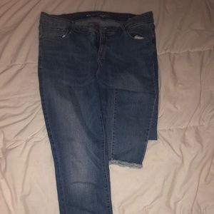 Skinny jeans with distressed ankle. Little stretch